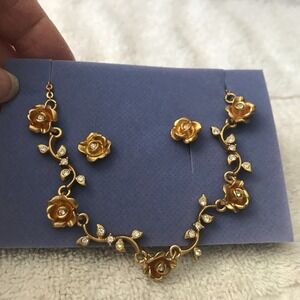 Vintage Avon 2003 Gold Roses Necklace and earrings giftset